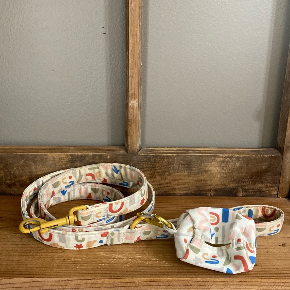 Boots & Barkley Fabric Dog Leash with clip on waste disposal bag holder